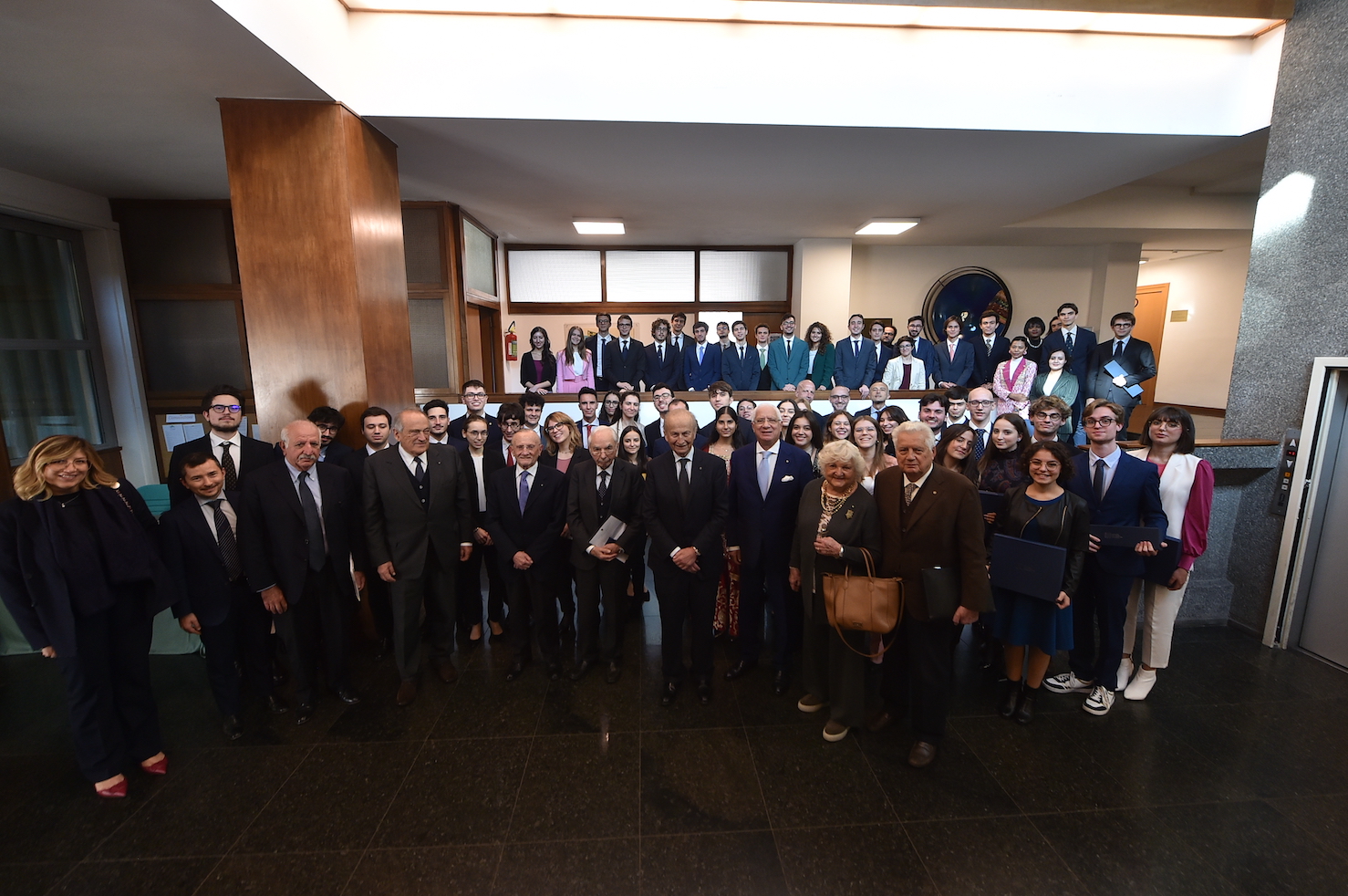 Foto Studenti _ inaugurazione aa Collegio Lamaro Pozzani, 21.11.2022 _tavolo